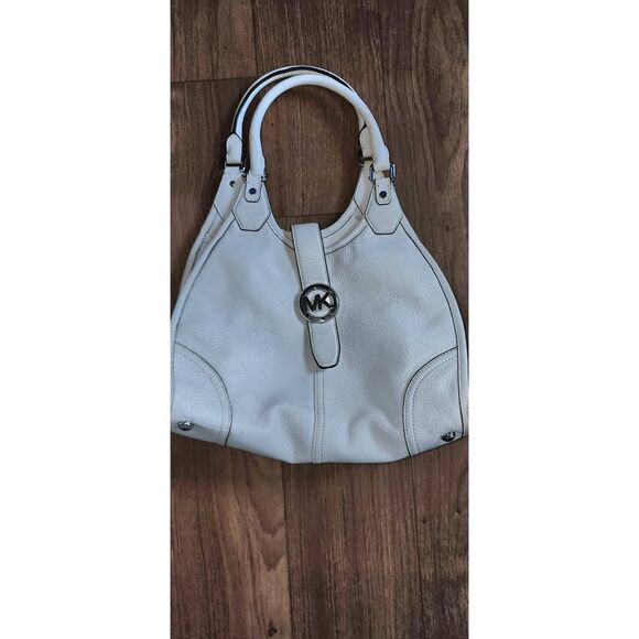 Michael Kors   - Picture 1 of 8
